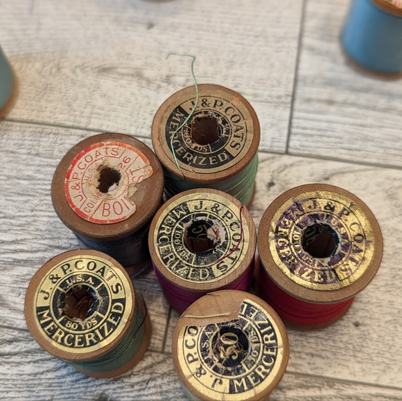 Vintage Thread Lot 37 Spools American Thread Assorted - Picture 3 of 6